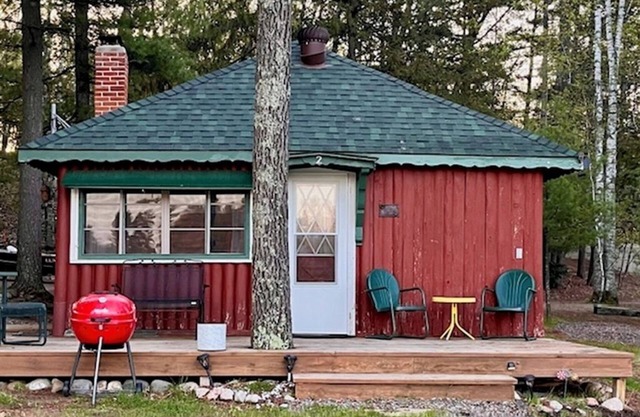 Updated fishing cabin, nature, white deer, peacefulness - a very special place.