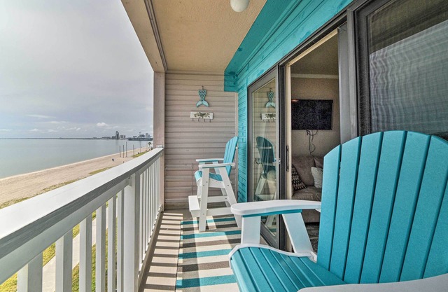 Updated Front Beach Condo w/ Resort Amenities!