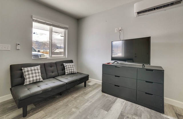 Updated Hawthorne Apartment, 12 Mi to Walker Lake!