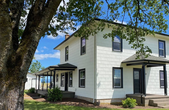 ✨Farmhouse✨ Minutes to OSU & I-5! Enjoy Fall in the Beautiful Willamette Valley~