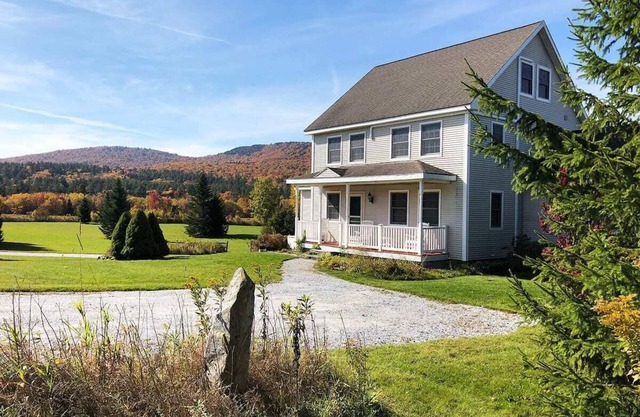 Updated Home, Close to Okemo, Hi-Speed WiFi
