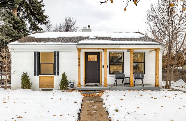 Updated Home in Sugarhouse with Loft and Hot Tub. Short Drive to Ski Resorts!