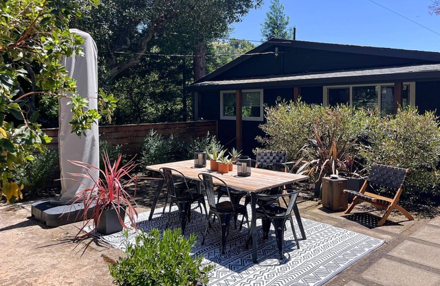 Updated home w/bocce ball court, large yard, deck & grill - Russian River views