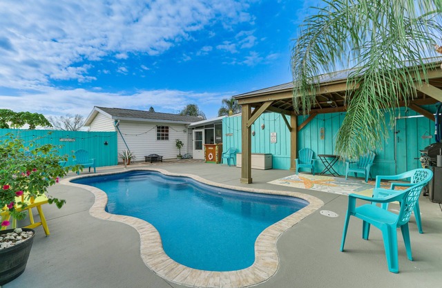 Aktualisierte Lehigh Acres House w / Screened Porch!