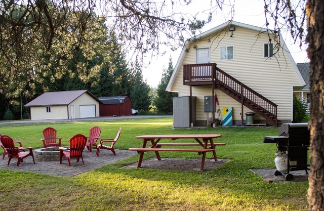 Updated Loft with Waterfront near Sandpoint