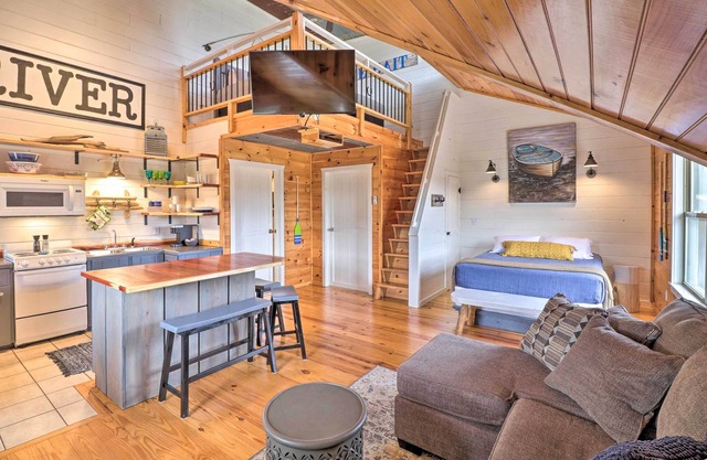 Updated Mtn View Studio w/ Loft - Near River!
