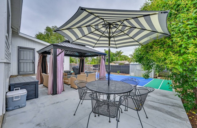 Updated Poway Farmhouse: Walk to Parks!