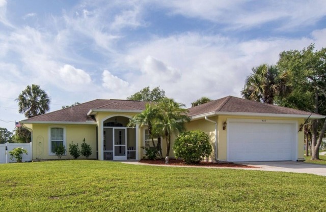 Updated Private 3/2 Beach Getaway w/ Heated Pool