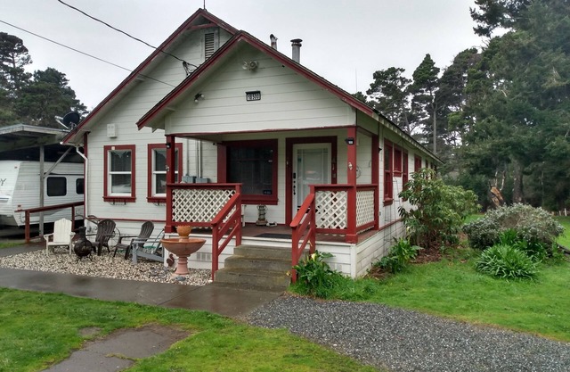 Updated Ranchhouse, large yard & rear deck.