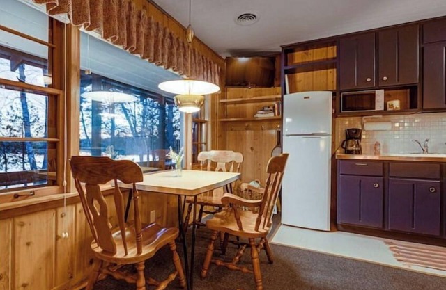 Updated Rustic Lakefront Retreat in Northwoods