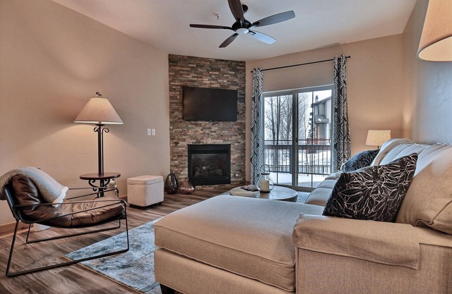 Updated ski condo-come enjoy world class skiing and mt biking.