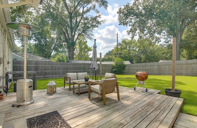 Updated Suburban Retreat: 8 Mi to Dtwn Memphis!