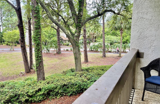 UPDATED VILLA HILTON HEAD, STEPS TO BEACH & SOUTH BEACH MARINA