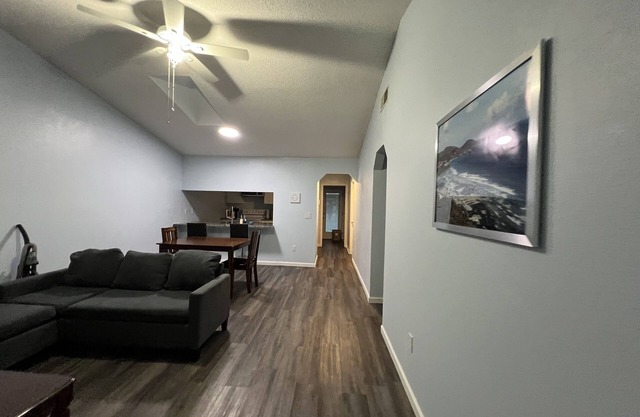 Upgraded 1/1 Townhouse Near FAMU FSU w/ Backyard
