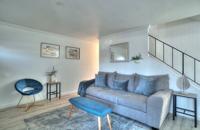 *Upgraded 3 Bedroom Condo w/ Fireplace A/C & BBQ