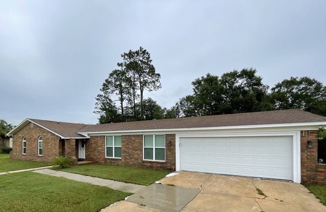 Upgraded Open Floor Plan Home Near NAS Pensacola