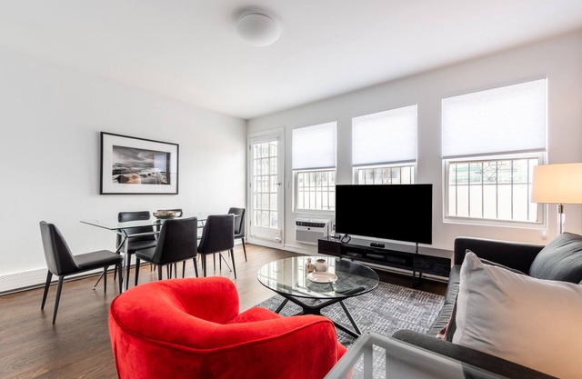 Upper East Side Two Bedroom in Great Location