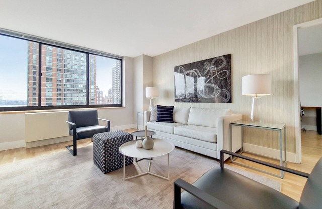 Upper East Side Two-Bedroom with Luxury Amenities