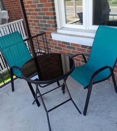 Upper Floor 2 bedroom Unit