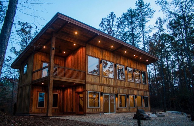 Upper Lake Keowee Waterfront! Überdachtes Dock / Jetports. Berglandschaft.
