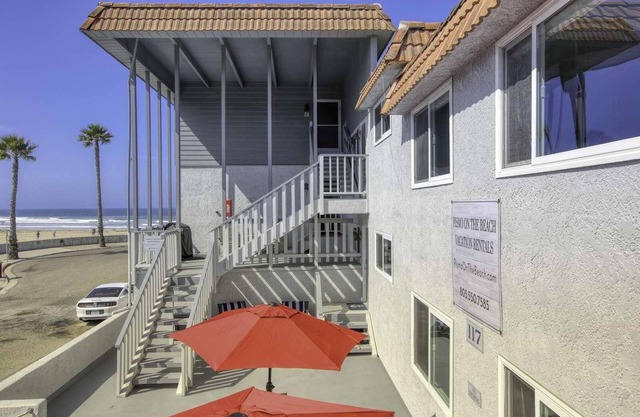 Schritte von einfach die obere Ebene 1-Zimmer Wohnung Strand