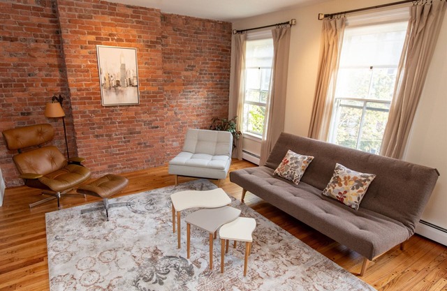 Upper Maisonette, Court Street