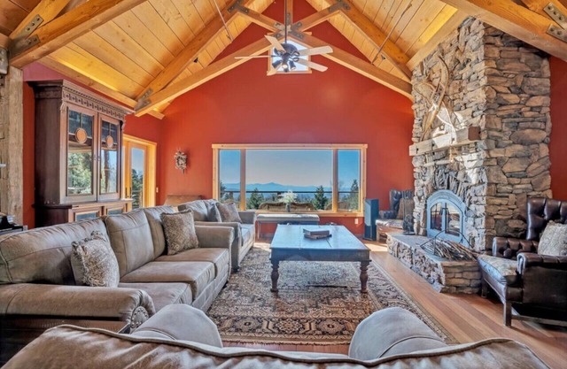 Upper Meadow Lodge - Groups up to 23 on 17 acres