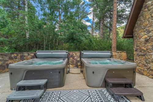Upper Stone Lodge - Hot Tub & Game Room - Upper Unit