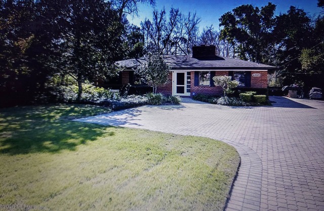 Home -Large Private Back Yard, Patio & Dock - Kayak, Fish or Boat near NAS JAX