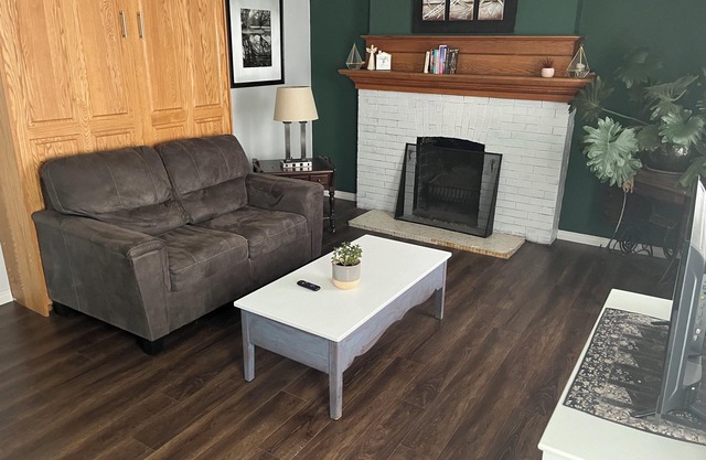 Upper unit with room to bring the whole family.