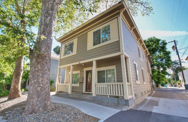 Upscale 1890's historic apartment