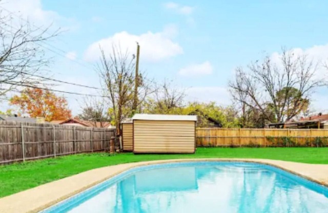 Upscale 3BR/2B Cozy Home with Pool & Grill