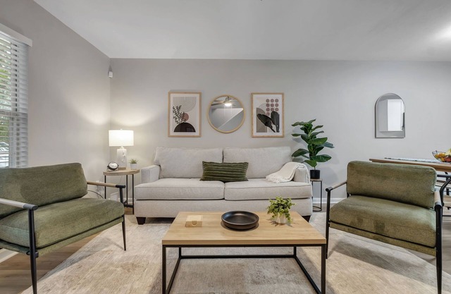 Upscale 4BR/3BA Townhome - Walk to FSU Stadium