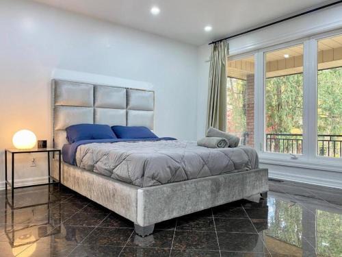 Upscale 6BR Villa at Birch Avenue