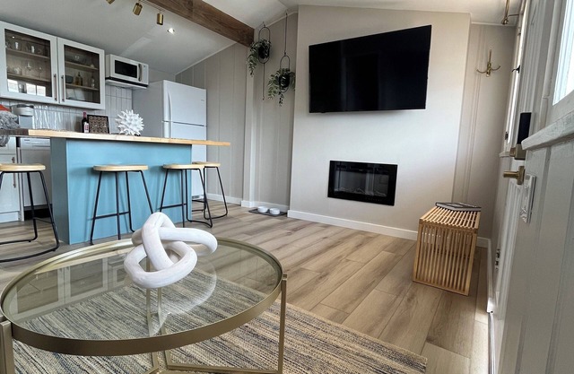Upscale Beach Cottage - rock view - paddleboards
