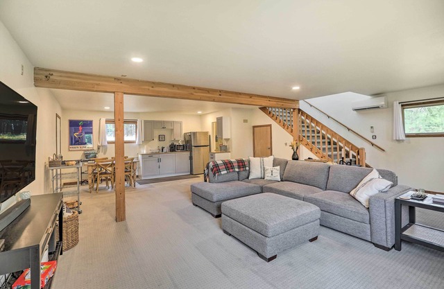 Upscale Bend Barn w/ Deck - Close to Trails!