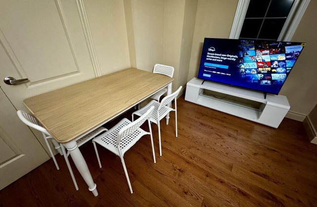Upscale Coach House - 1 Bedroom