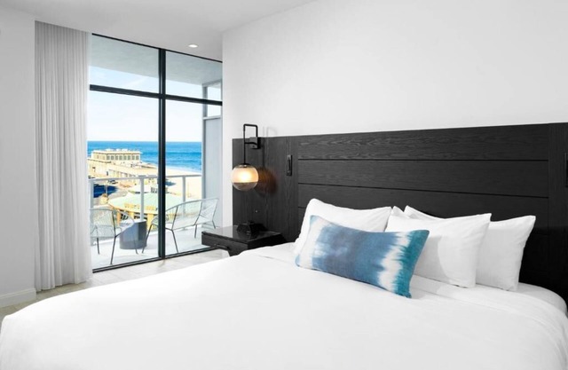 Upscale Coastal Retreat with Yoga, Fitness & Spa Services w/ Ocean View, Pool!