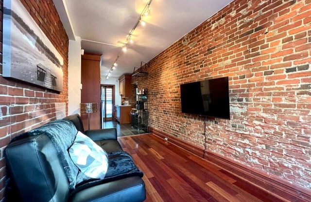 Upscale Condo in Saint-Jean-Baptiste
