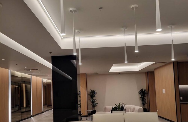 Upscale condo with spectacular views.15 minutes drive to downtown Montreal.