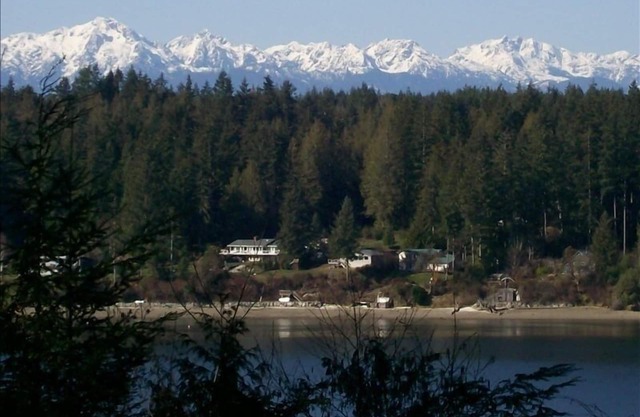 Gehobene Hartstene Pointe in der Nähe von Beach & Pool - Unique Pacific NW Destination