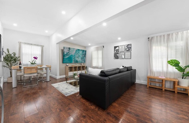 Upscale Home - CityPlace & Convention Center