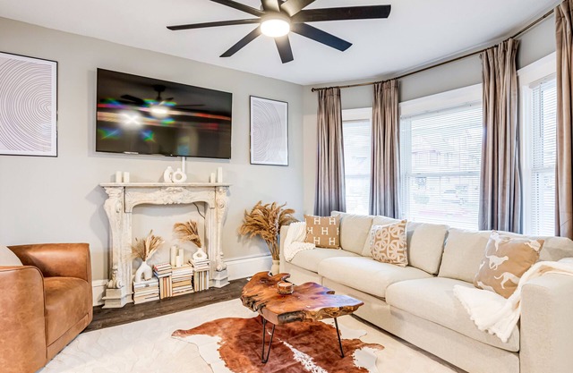 Upscale Home | Downtown Cle, R&R HoF, Beach, Arena