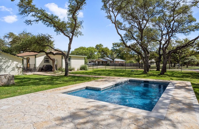 Upscale Home with Fire Pit! Close to Mercer St!