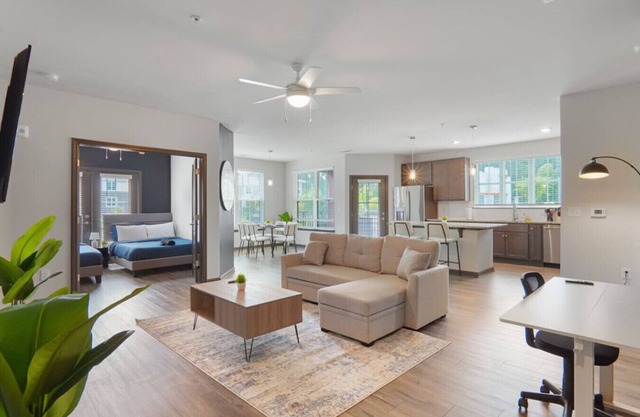 Upscale King 5 Bed Suite—in North Raleigh!