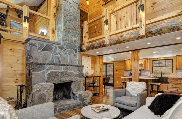 A Modern Lodge - The Autumn Moon Lights Your Way