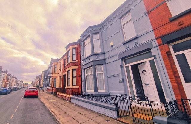 Upscale Luxury Home by Liverpool Football Stadium