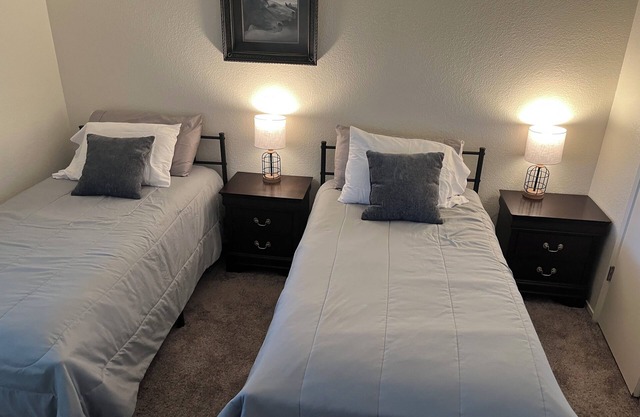 Upscale Midterm Rental Experience Apt En