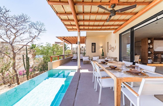 Upscale Ocean View Living with Private Pool and Beach Access