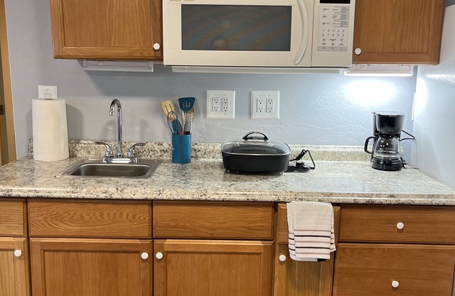 Beautiful, Quaint, Convenient, Old NW Reno Studio